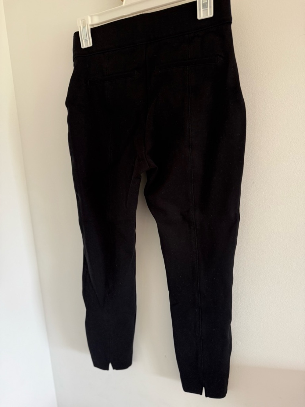 Spanx The Perfect Pant, Ankle Backseam Skinny in Classic Black - Size Medium - Picture 5 of 6